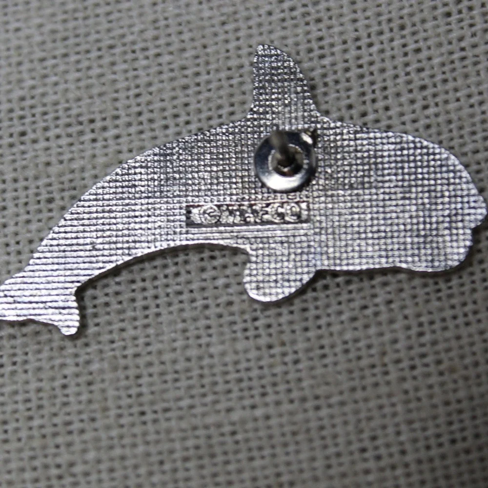 MaFCo Pin Orca Killer Whale Enamel Blue White Vintage Marine Life Lapel Hat Tie